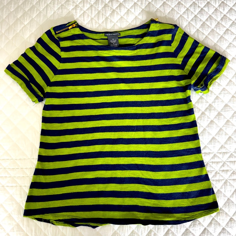 Chelsea & Theodore Striped Top – Size M – Cute Shoulder Zippers
